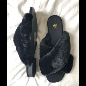 •SOLD•H&M faux fur black sandals